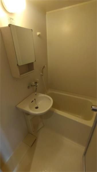 バス・シャワールーム　※別部屋参考写真