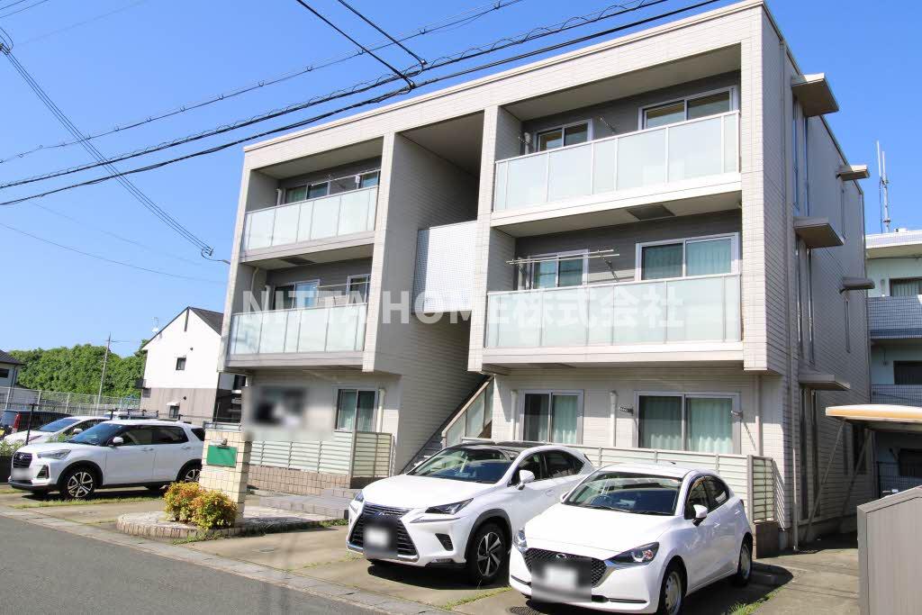 建物外観　オール電化採用でエコキュート使用◎駐車場無料です☆彡
