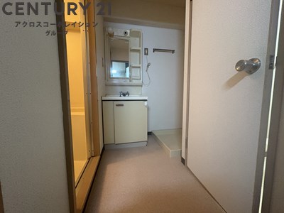 洗面設備　室内洗濯機置き場付きで便利！