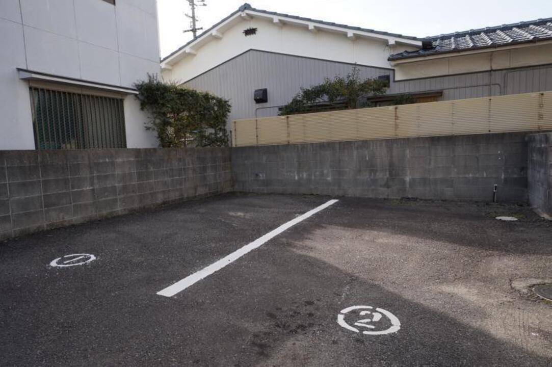 駐車場　駐車場