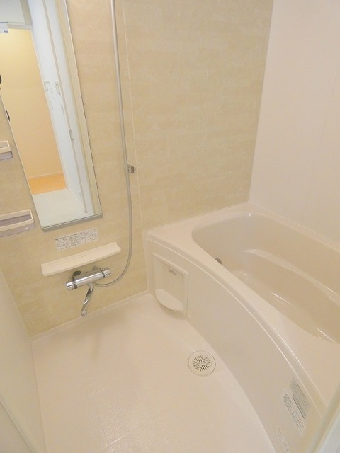 バス・シャワールーム　追い焚き式バス★