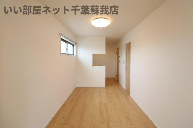 居室・リビング　こちらの居間で趣味の時間をお楽しみください