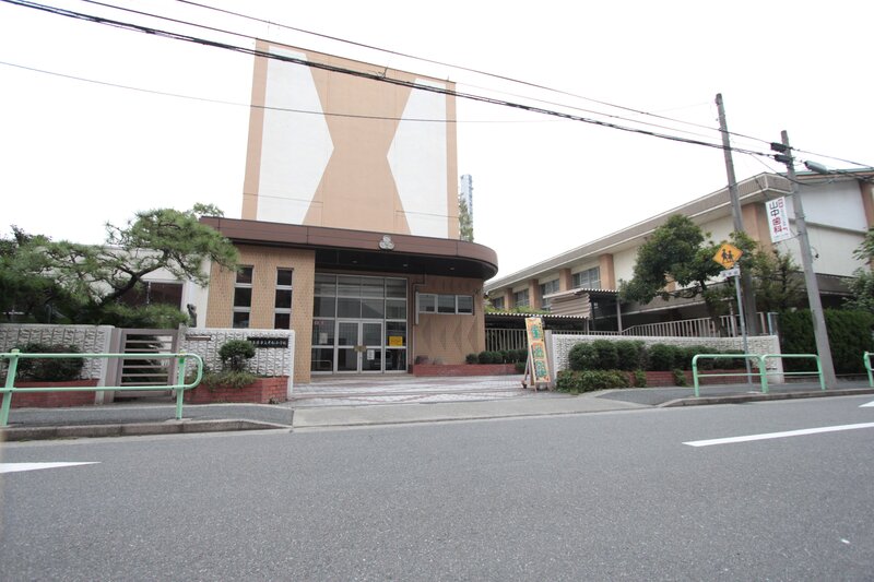 小学校　名古屋市立老松小学校（小学校）まで341m