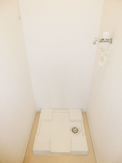 その他設備　室内の洗濯機置き場です。