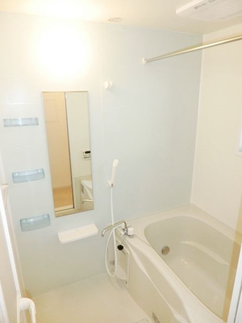 バス・シャワールーム　キレイなバスルーム！追焚き付です。