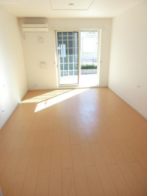 居室・リビング　明るく開放感のあるリビング！