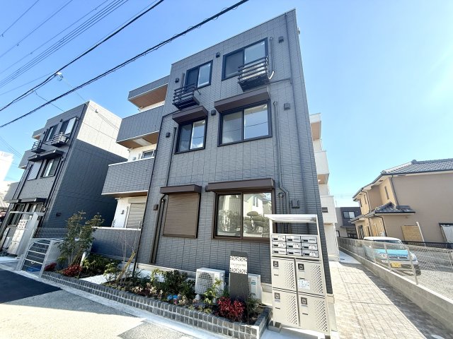 建物外観　オートロック完備で安心のセキュリティ♪