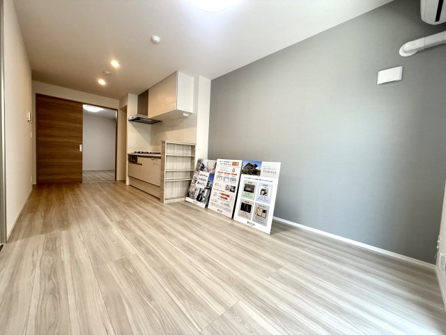 居室・リビング　エアコン付き13.2帖のリビングです♪