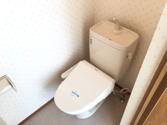 トイレ　参考写真　温水洗浄便座