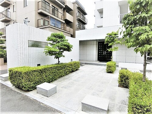 エントランス　アプローチ　※2024年6月撮影