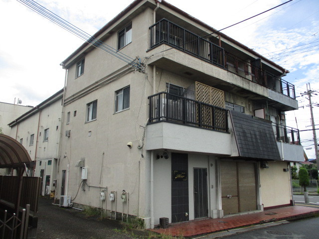 近鉄田原本線 佐味田川駅 徒歩20分 3階建 築49年の外観写真