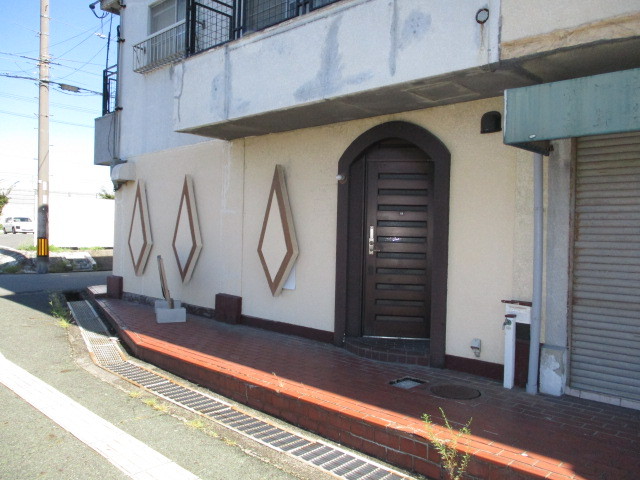 近鉄田原本線 佐味田川駅 徒歩20分 3階建 築49年の外観写真