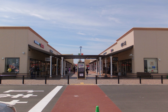 ショッピングセンター　酒々井プレミアム・アウトレット（ショッピングセンター）まで4280m