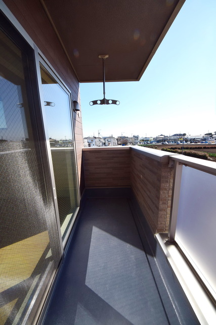 バルコニー　～洗濯物干さなきゃっ～