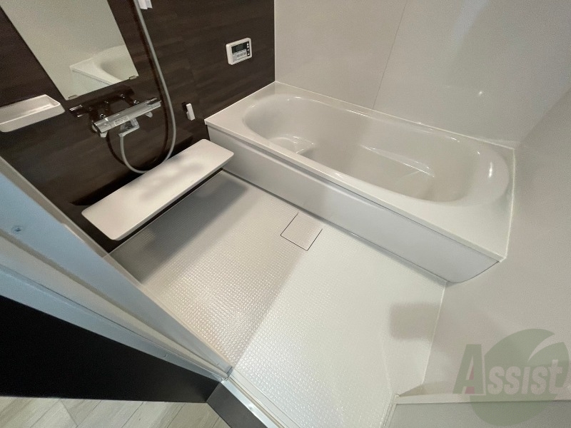 バス・シャワールーム　お風呂になります。一日の疲れを癒してくださいね。