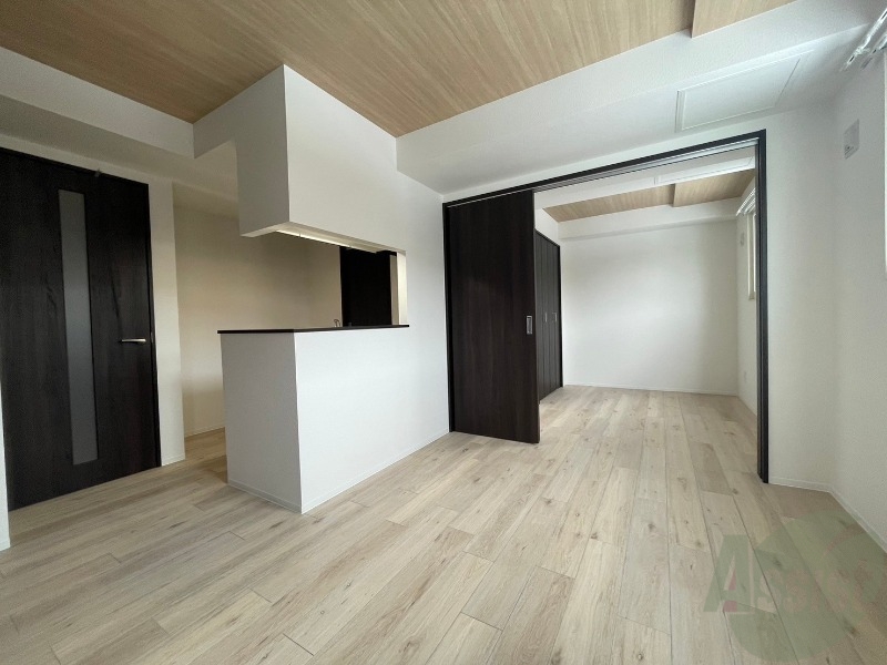 居室・リビング　広くてきれいなリビングです！快適に過ごせそうですね。