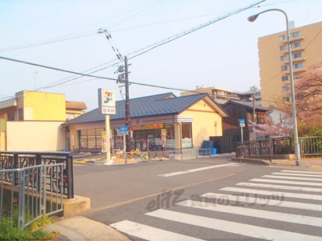 コンビニ　セブンイレブン京都堀川今出川店（コンビニ）まで90m