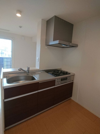 キッチン　コンパクトなキッチンで掃除もラクラク