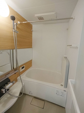 バス・シャワールーム　コンパクトで使いやすいお風呂です