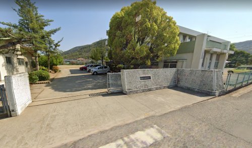 小学校　西庄小学校（小学校）まで533m