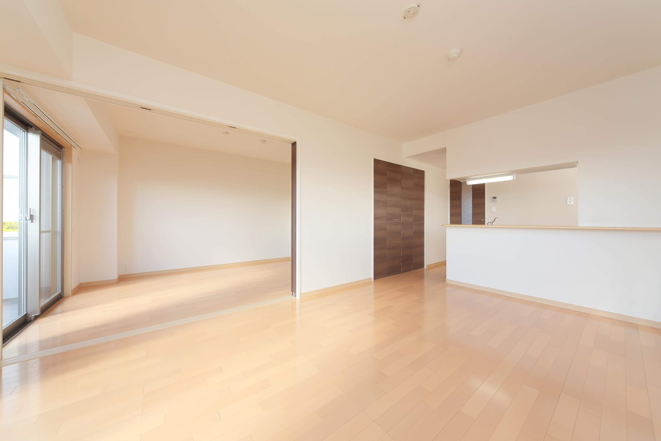 居室・リビング　退去前の為、他のお部屋の写真になります。