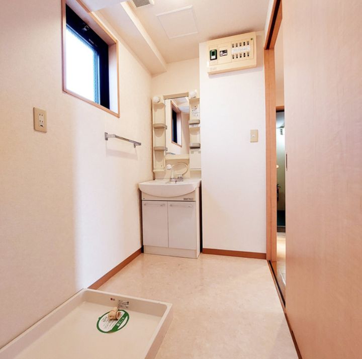 洗面設備　※別号室の参考写真です。