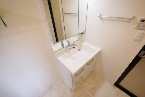 洗面設備　洗面化粧台