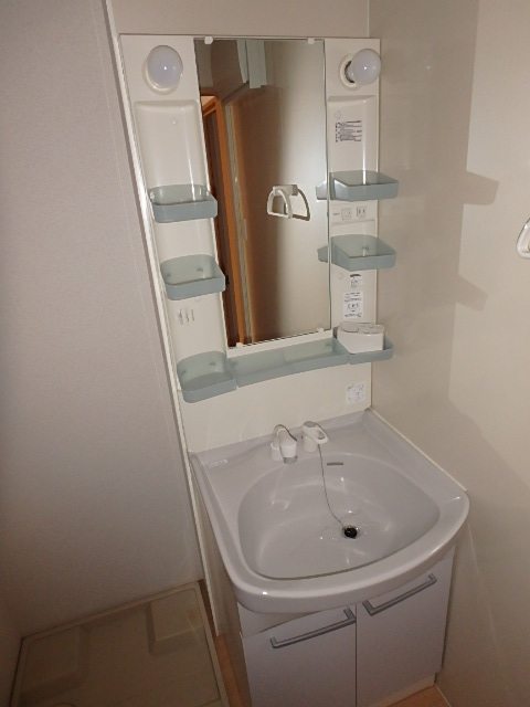 洗面設備　独立洗面必須ですね