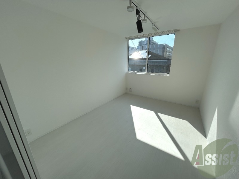 その他部屋・スペース　３階には寝室用のお部屋がございます。広さは６．１帖です。