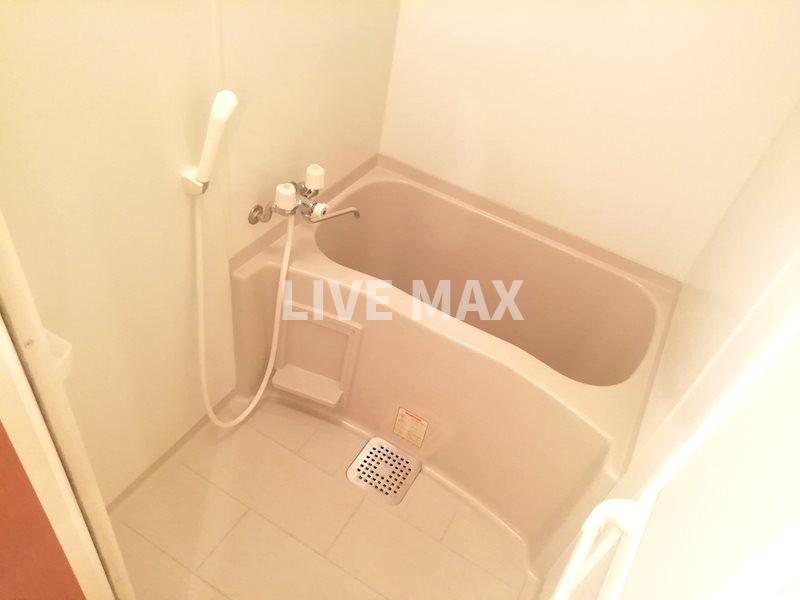 バス・シャワールーム　※別部屋のお写真になります