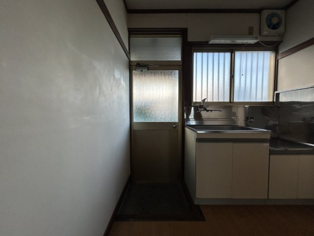 玄関　旭ハウス 201