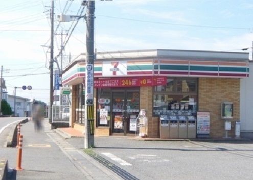 コンビニ　セブンイレブン鴻巣宮前店（コンビニ）まで650m