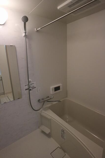 バス・シャワールーム　別部屋参考写真となります