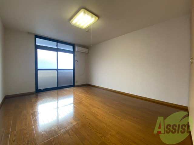 居室・リビング　広々としたリビング！日当たり良好、ゆっくり出来ますね！