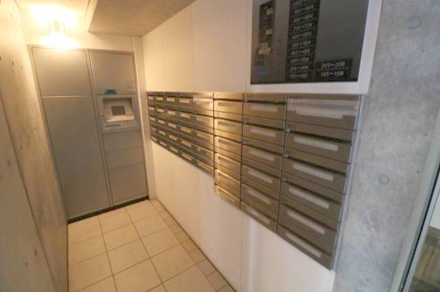 エントランス　集合郵便受け