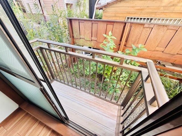 バルコニー　別部屋参照。