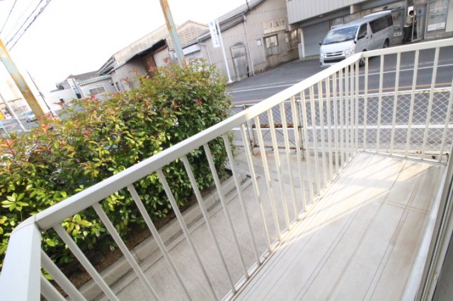 バルコニー　開放的で明るい空間を演出してくれるバルコニーです
