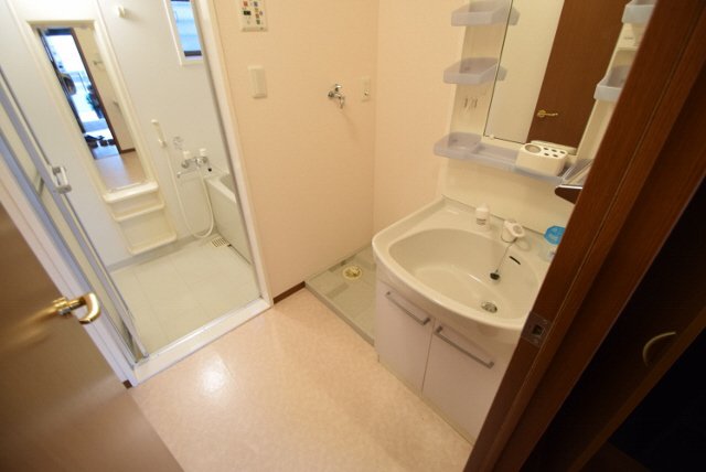 洗面設備　洗面所広いです。