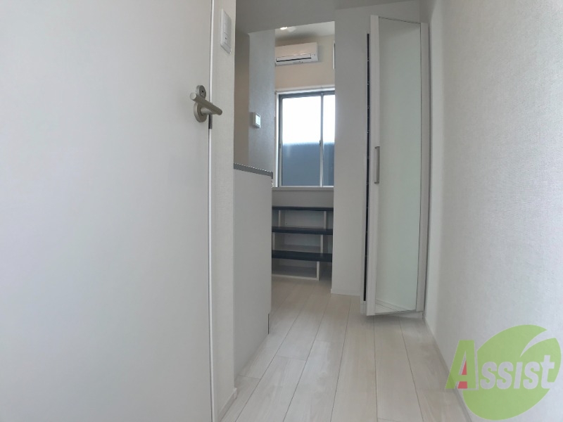 玄関　玄関から見た景色はこちらです。イメージできますか。