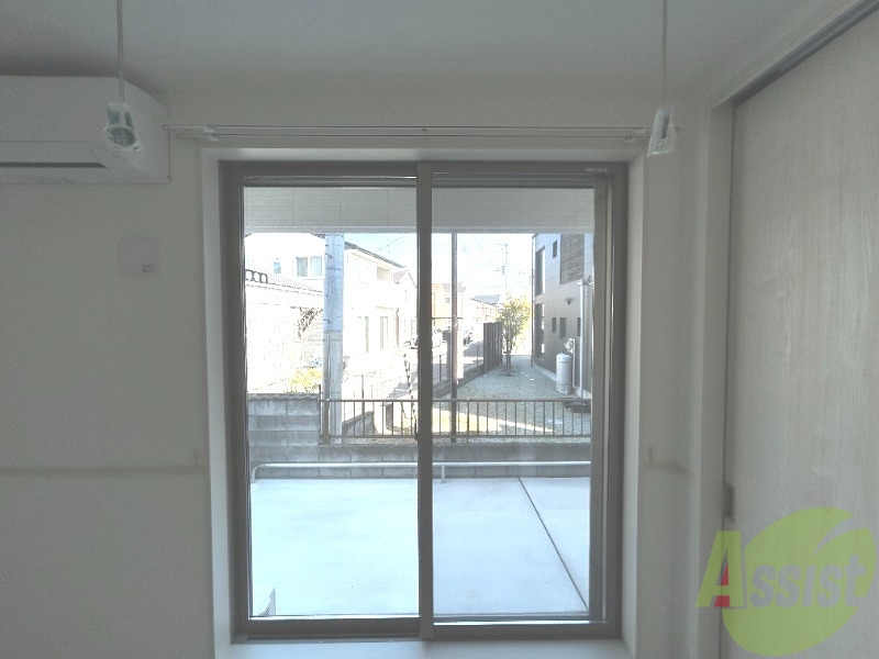 バルコニー　ベランダはございませんが、室内物干しがございます。