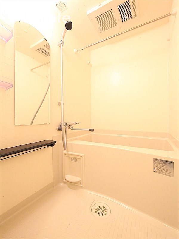 バス・シャワールーム　バスルーム