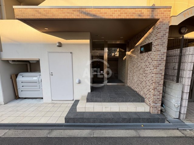 エントランス　アメニティ西田辺　エントランス