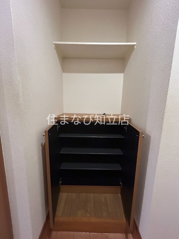 玄関　同型別部屋写真