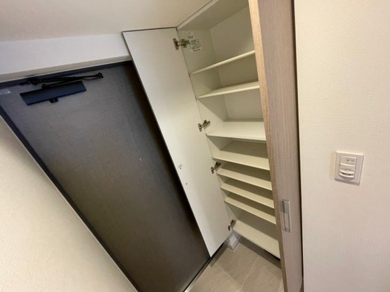 玄関　※別部屋の写真です