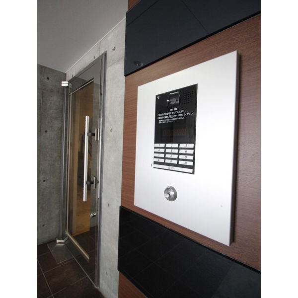 ロビー　オートロック付きで安心♪