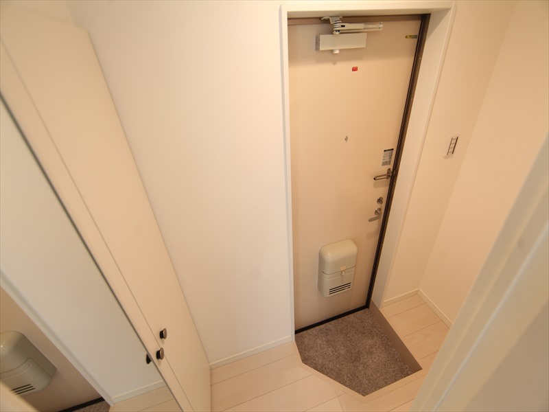 玄関　玄関　シューズボックス付