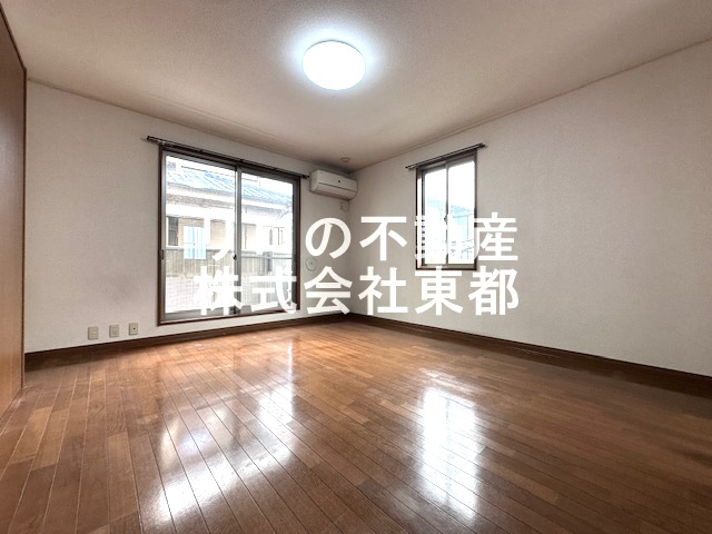 居室・リビング　南向きの明るい２面採光♪