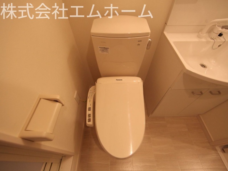 トイレ　温水洗浄暖房便座付トイレ