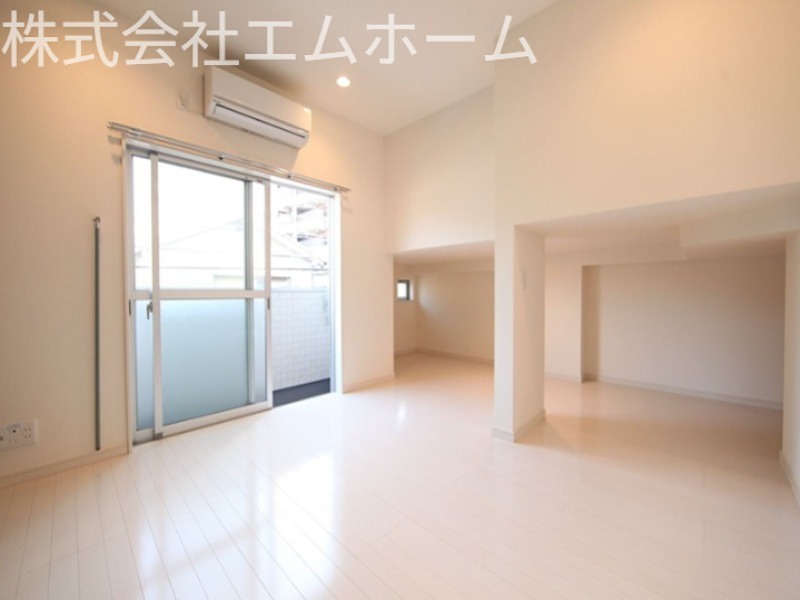 居室・リビング　洋室5.5帖　アンダーロフト5.62帖（収納としても使えます