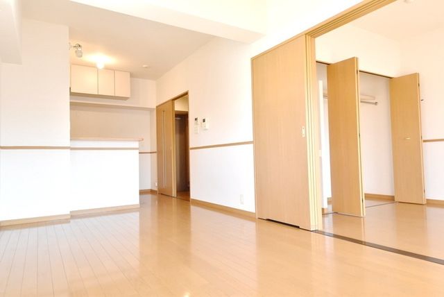 居室・リビング　メインのお部屋です